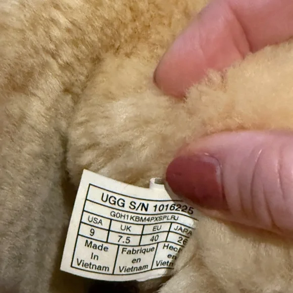 UGG Bailey Bow Boot - Picture 7 of 9